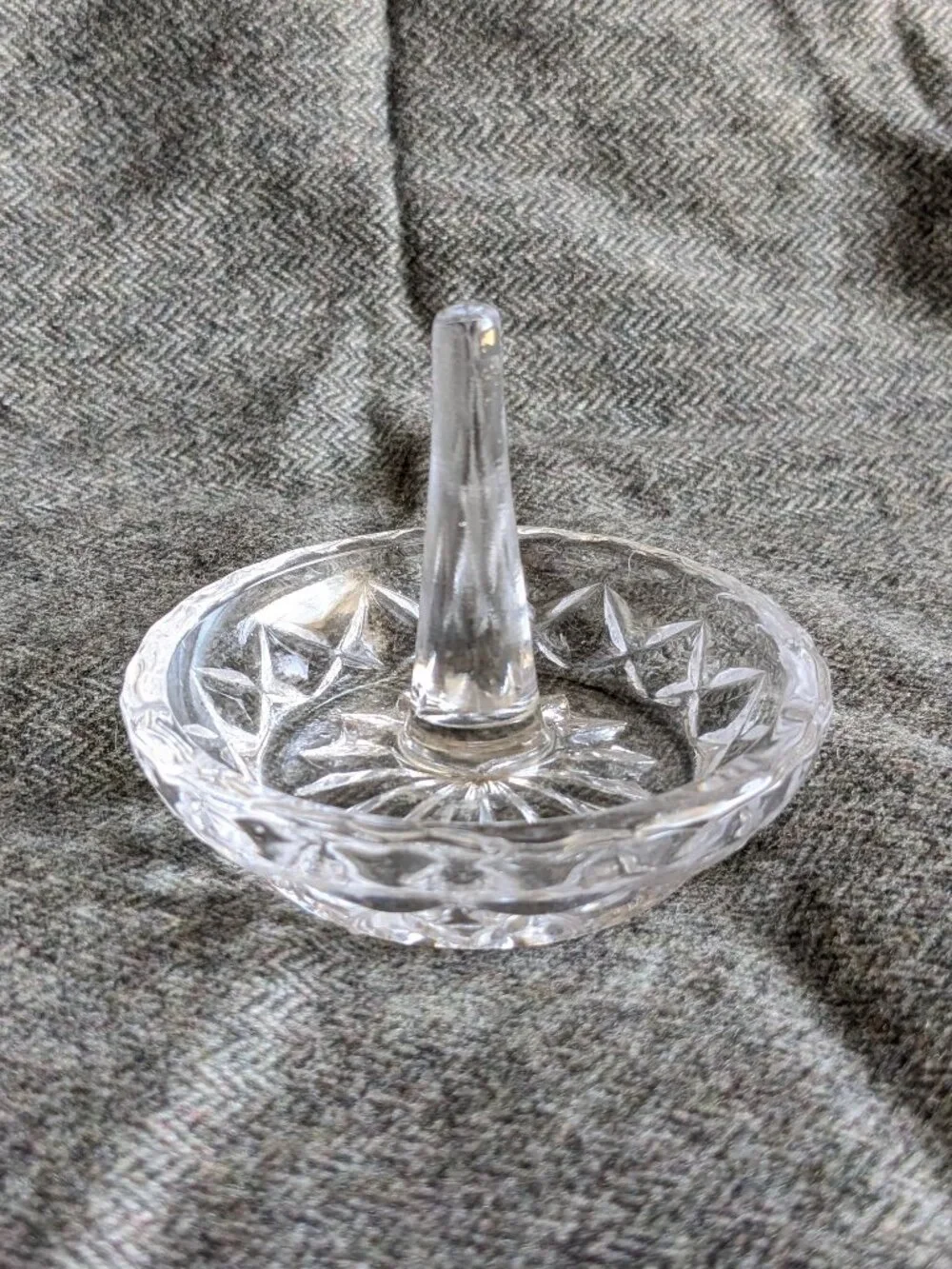 Vintage Clear Cut Crystal Jewelry Ring Holder/Trinket Dish Starburst Diamond